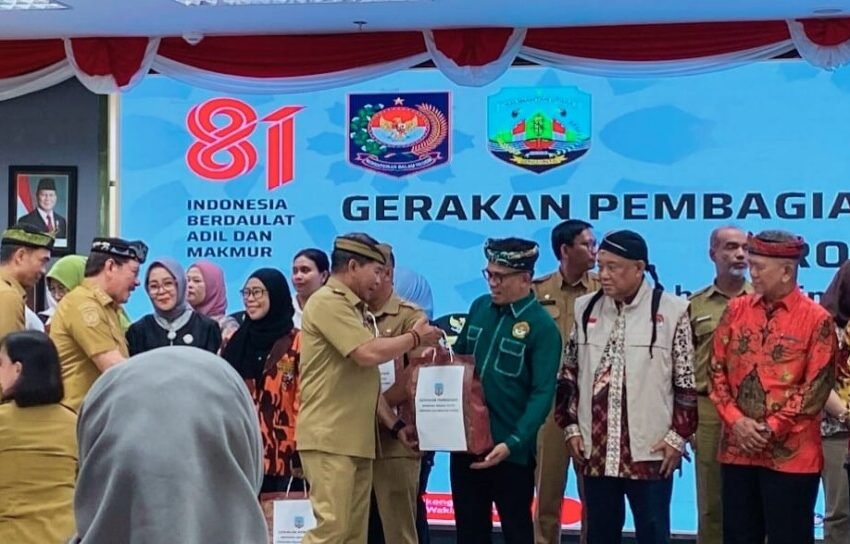 Ketua DPW LDII Terima Bendera Dari Gubernur Kaltara